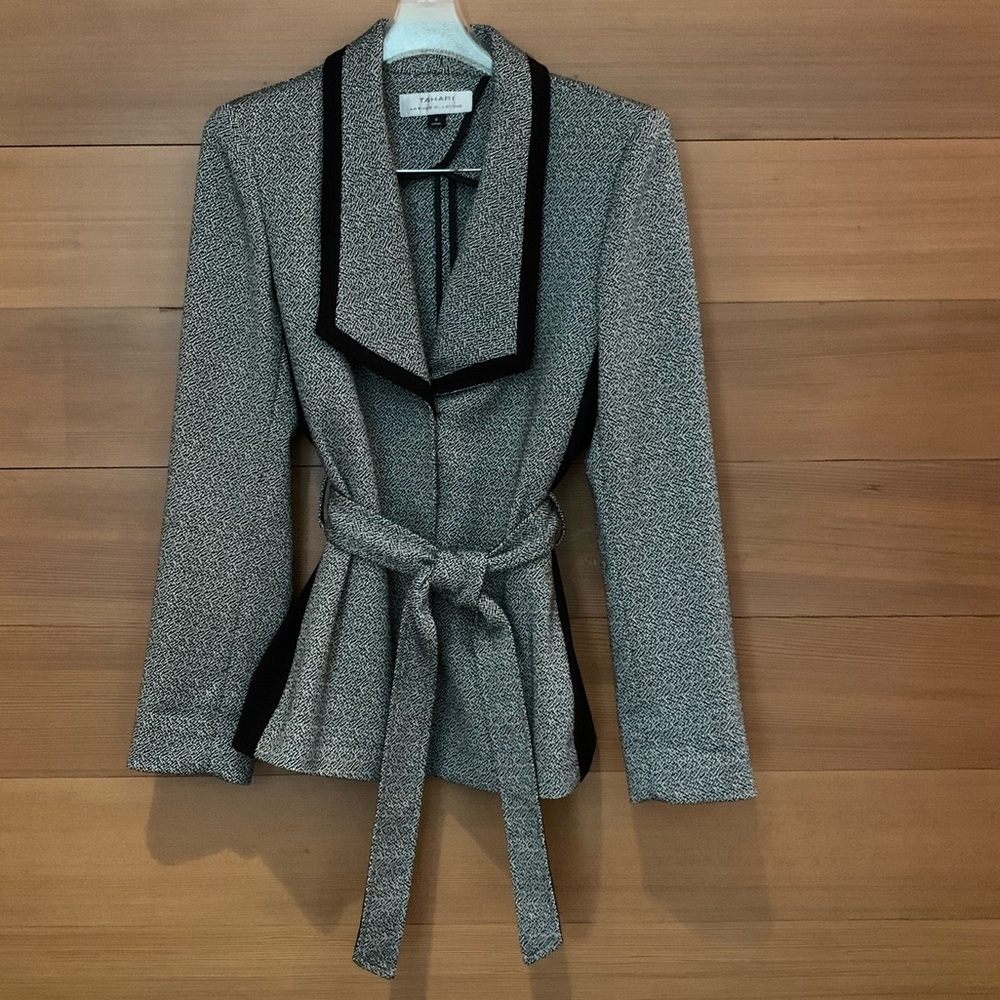 EUC Tahari Jacket size 6 - Picture 2 of 7